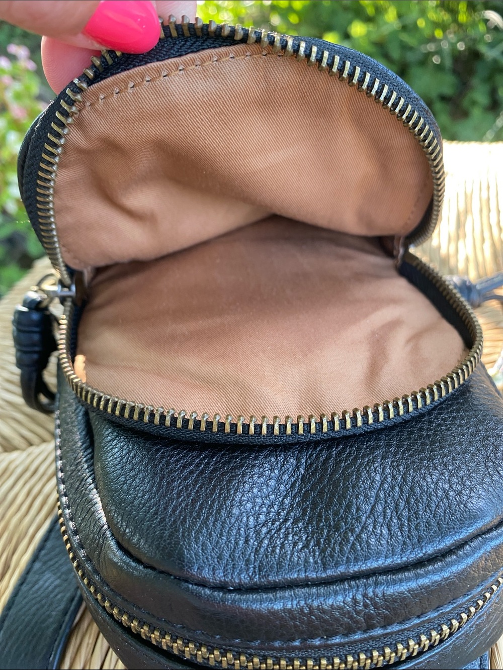 HOBO Cass Sling Bag - Picture 3 of 9